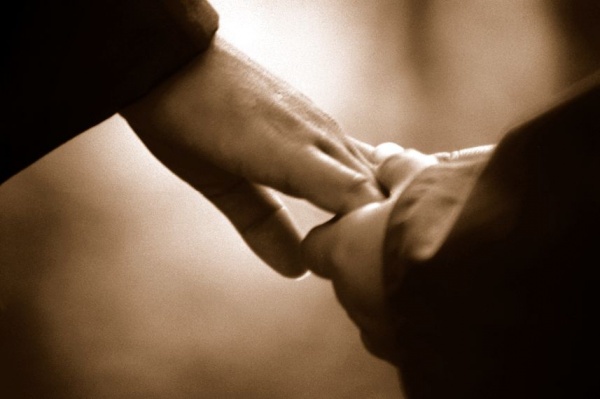 holding-hands